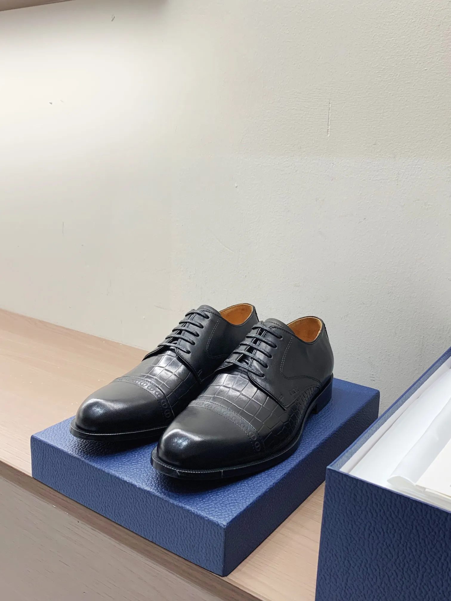 940💰 Dior high-end men's boutique casual leather shoes, imported cowhide upper, water-dyed cowhide lining, imported genuine leather outsole, perfect details, standard code 39-44 (38.45.46 customized, non-returnable and non-exchangeable),